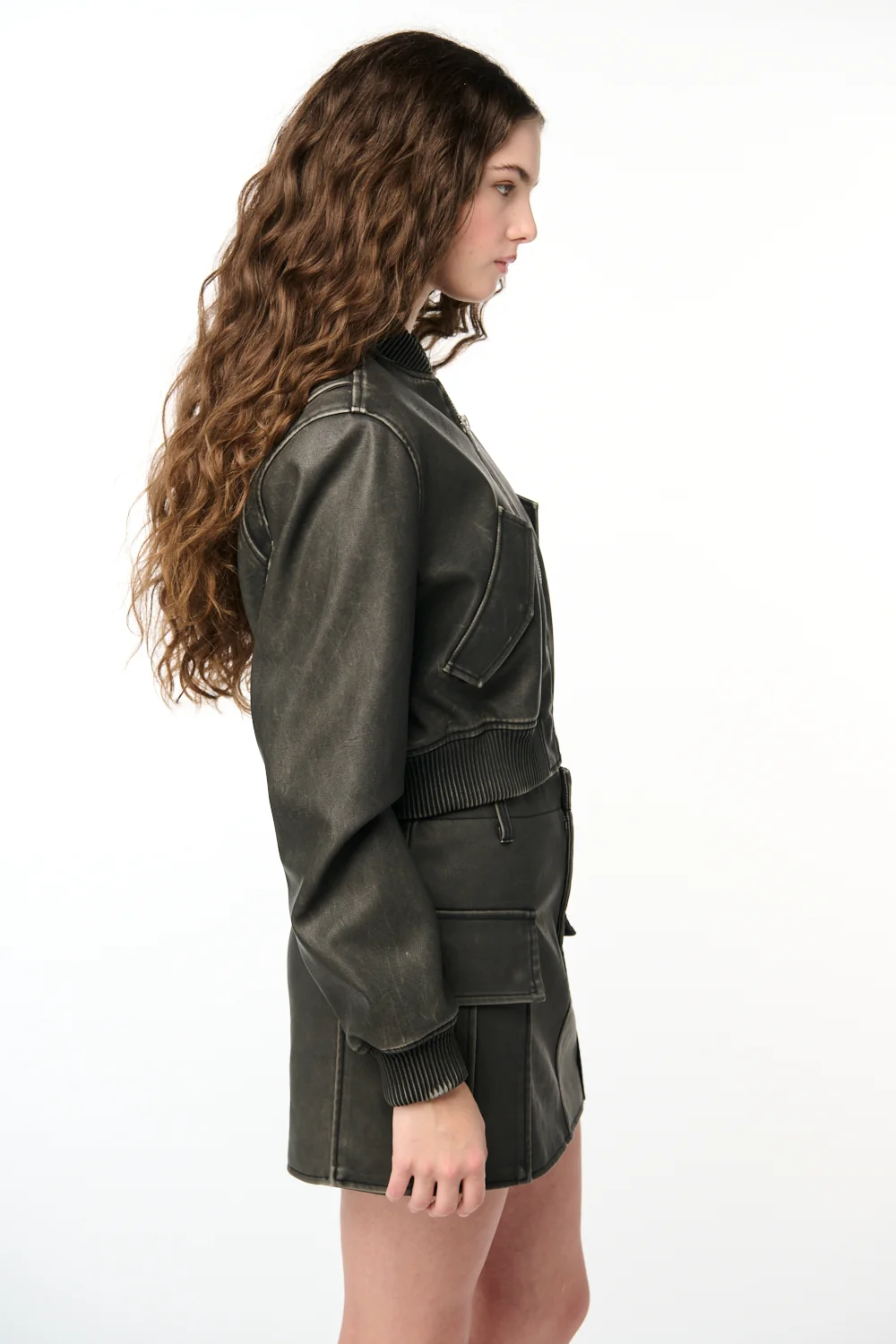 On Track Bomber - Image 5