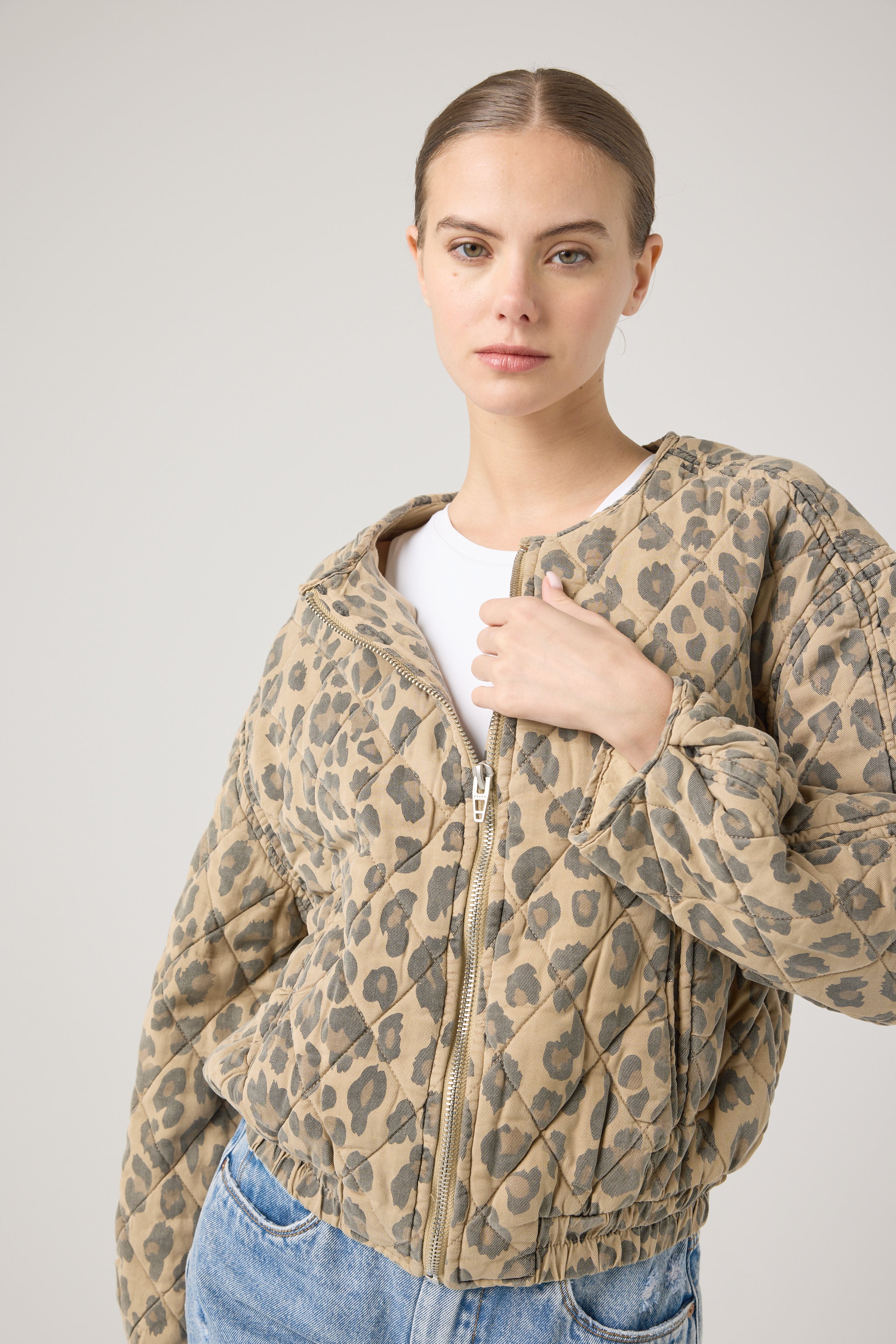 Spot On Bomber - Image 9